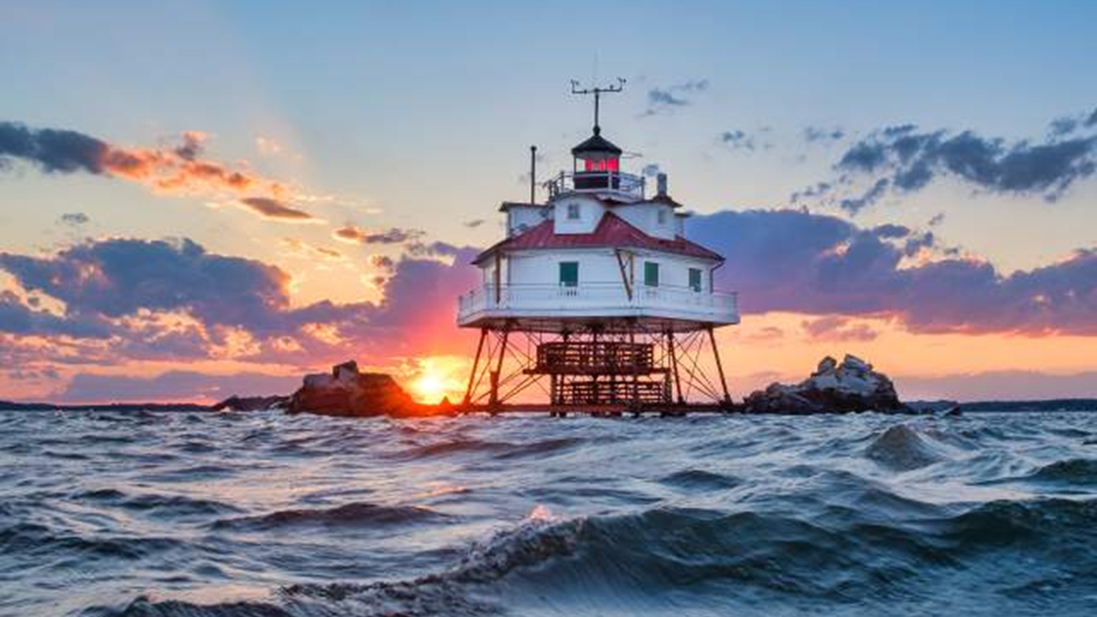 Thomas_Point_Lighthouse-res